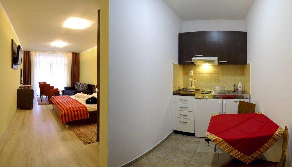 Luxury Apartment Kristof Bešeňová Zimmer foto